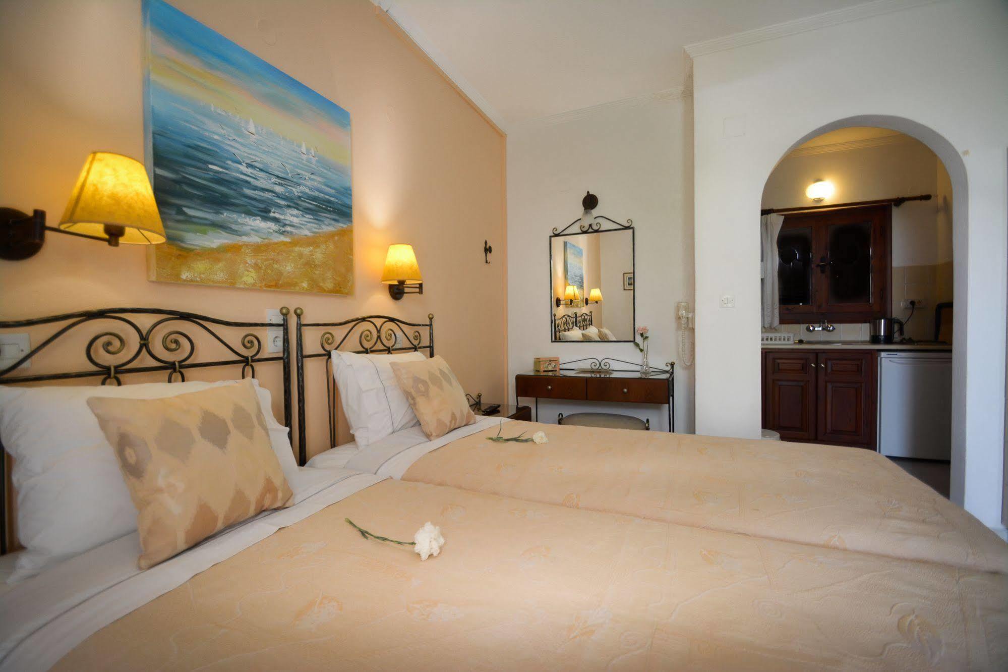 Sunset Studios And Apartments For Adults Over 21 Only Náousa Exterior foto